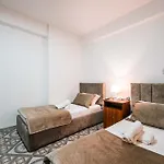 Lion Hotel