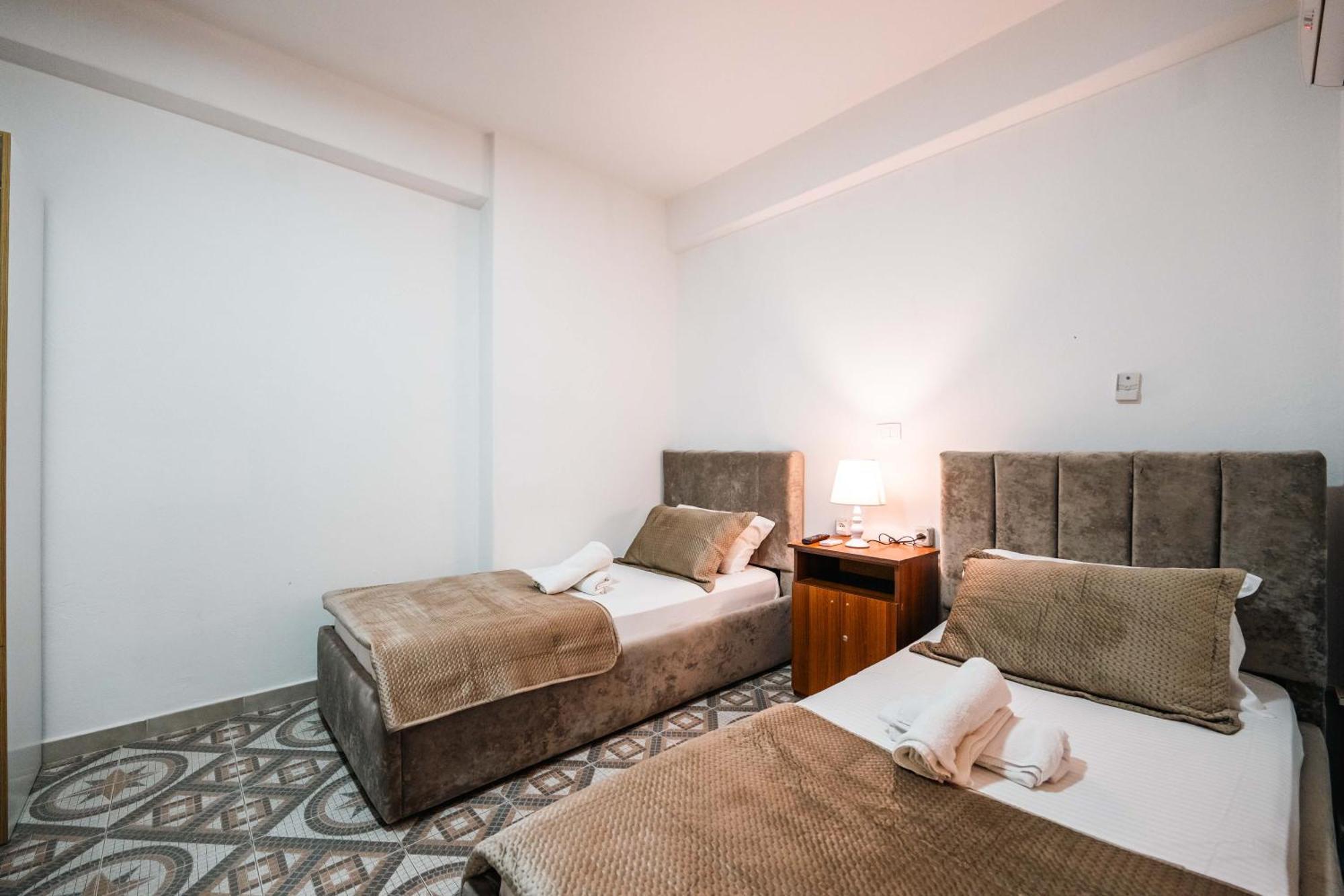 Hotell Lion Golem (Tirana)