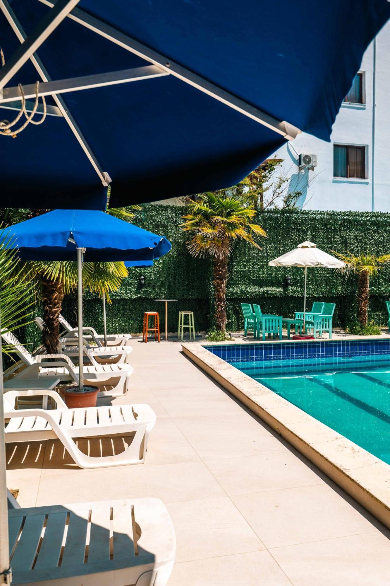 Lion Hotell Golem (Tirana)